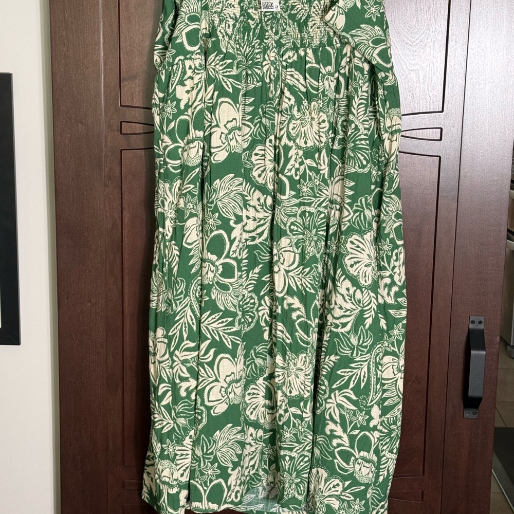 H&M Green and Off White Tropical Floral Dress with Spaghetti Straps. NWT - Picture 7 of 10